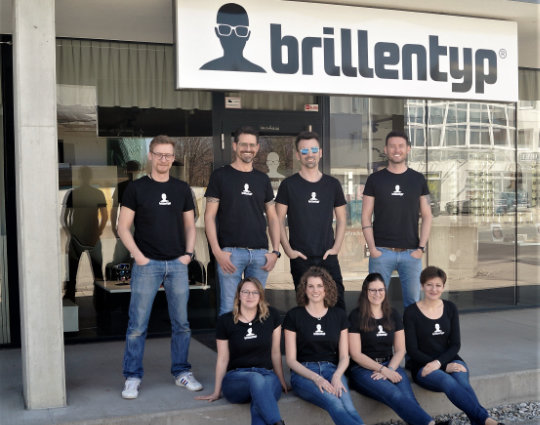 Brillentyp-Team